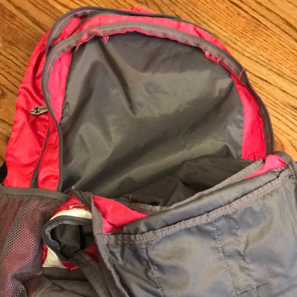 Under Amour Pink backpack - Picture 3 of 6